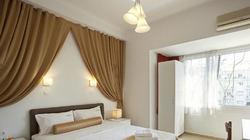 Superior double room with acropolis view.jpg